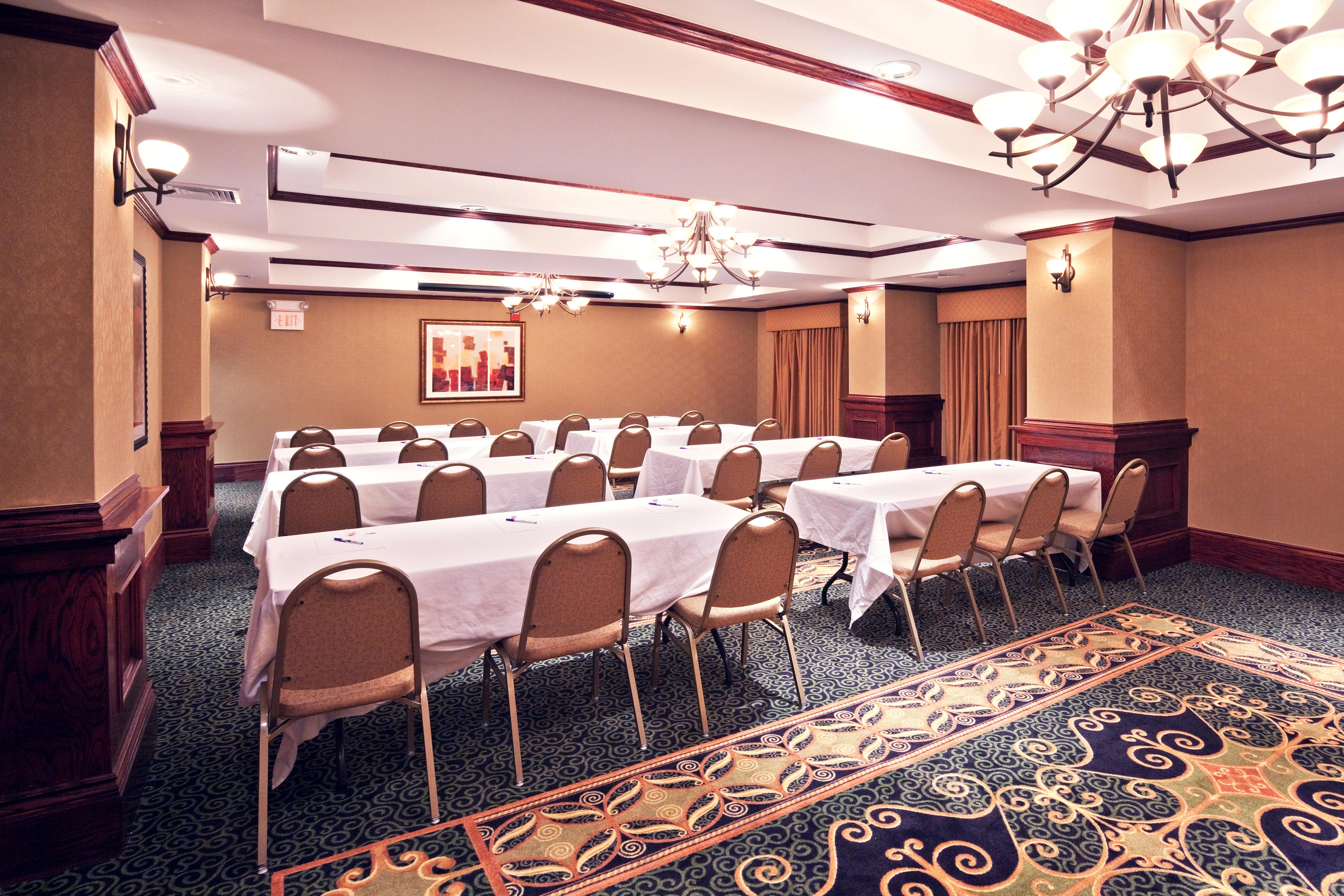 Holiday Inn Express Hotel & Suites Shawnee I-40 By Ihg Exterior photo